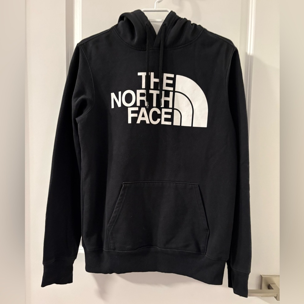 6/$32🛍️ The North Face | Black Logo Crew Hoodie, S